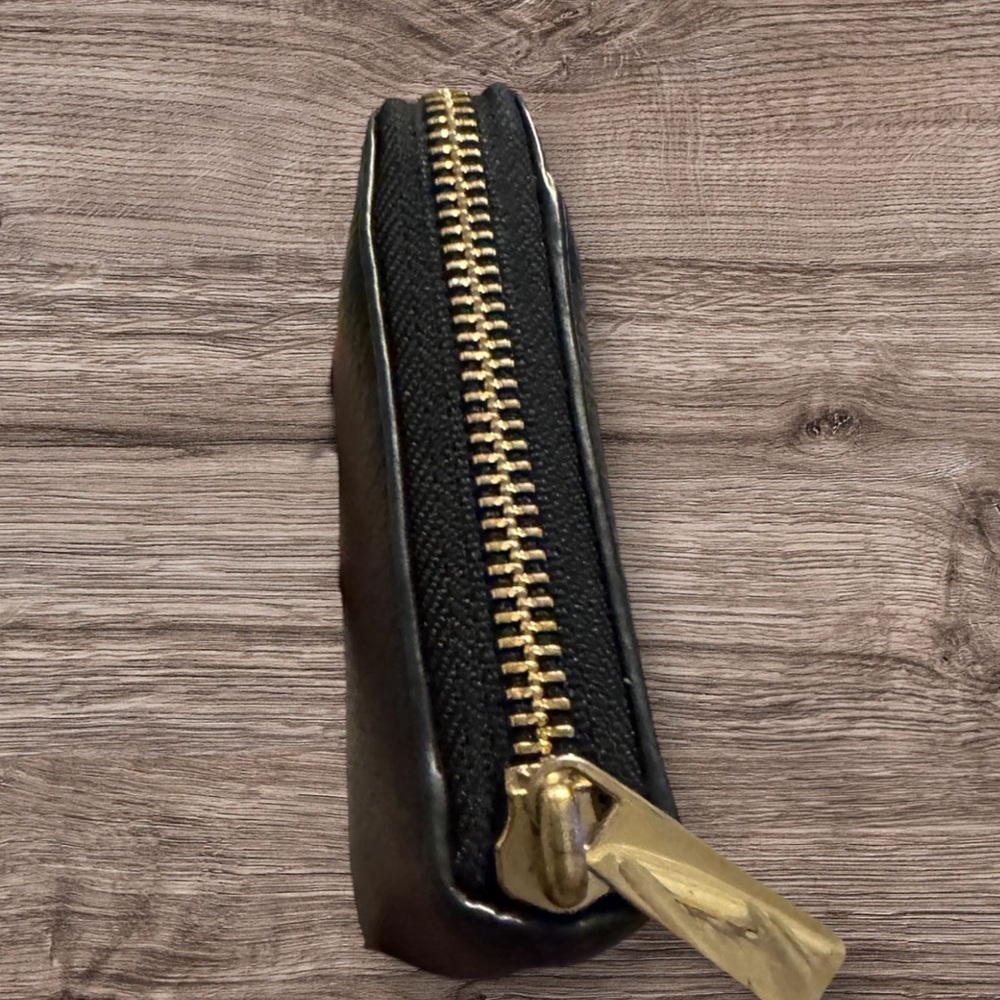 Tory Burch Wallet SOLD - Picture 4 of 7